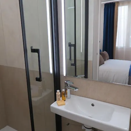 Mercure Opera Lafayette 4*